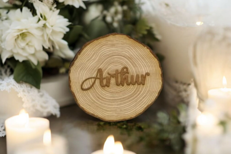 Marque place imitation rondin de bois